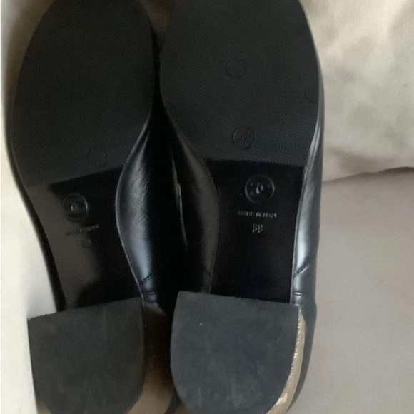 Chanel Calfskin Ankle Boots with Pearl accents Size 39 in box with 2 dust bags - Picture 9 of 9